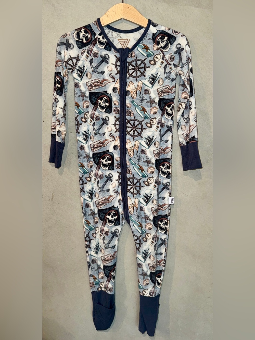 Fletch brand bamboo pirate snoozer onesie convertible romper 2T pajamas